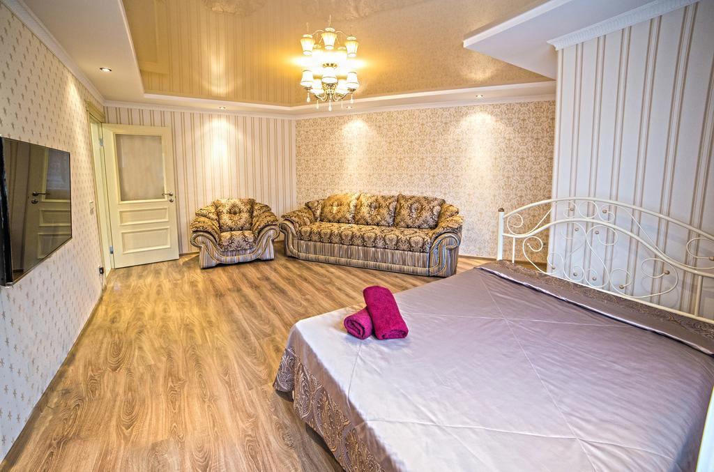 Apartments On Svobody Avenue- The Center Of 리비프 외부 사진