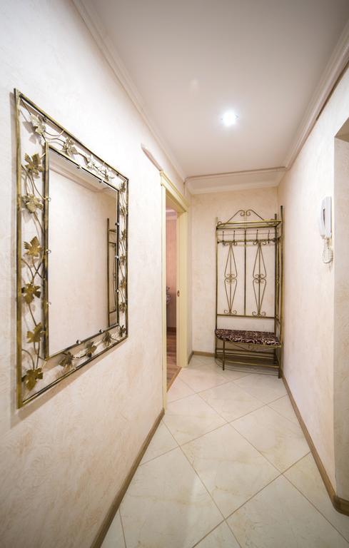 Apartments On Svobody Avenue- The Center Of 리비프 외부 사진